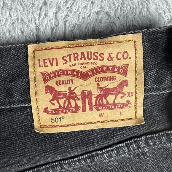 Levi's Womens 501 Grunge Shorts W32 Black Fringe Raw Hem Button Fly Distressed - Picture 10 of 13